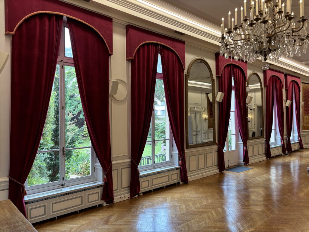conseils en décoration décoration personnalisée artisan tapissier atelier de décoration rideaux sur mesure